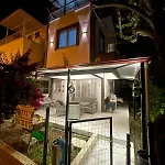 Tatil Evi Denize 5 Dk Yürüme Mesafesinde Kuş-ar Sitesi Kuşadası