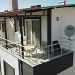 Denize 5 Dk Yürüme Mesafesinde Kuş-ar Sitesi