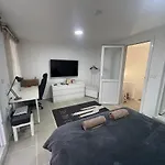 Denize 5 Dk Yürüme Mesafesinde Kuş-ar Sitesi *