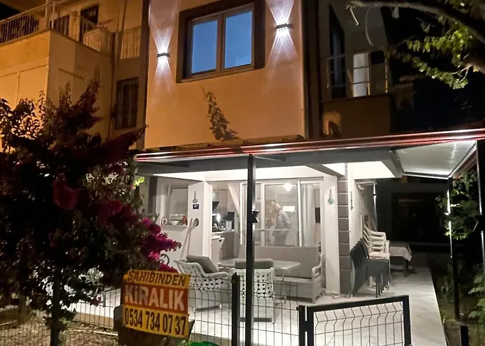 Denize 5 Dk Yürüme Mesafesinde Kuş-ar Sitesi Tatil Evi Kuşadası