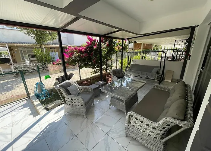 Tatil Evi Denize 5 Dk Yürüme Mesafesinde Kuş-ar Sitesi