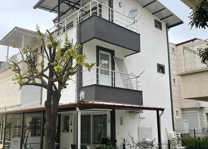 Denize 5 Dk Yürüme Mesafesinde Kuş-ar Sitesi Tatil Evi