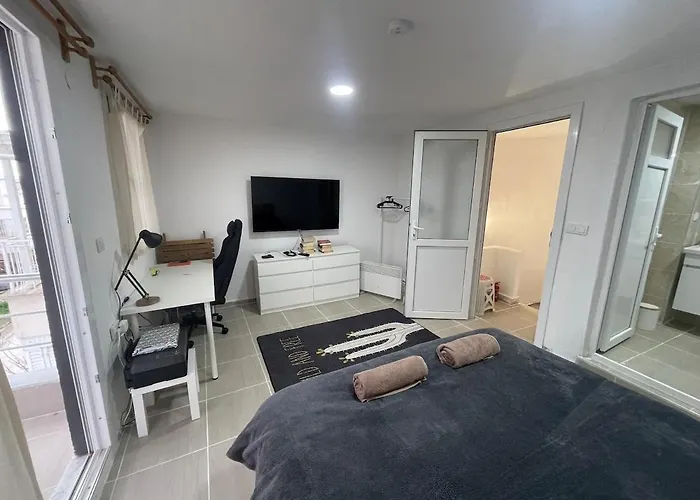 Denize 5 Dk Yürüme Mesafesinde Kuş-ar Sitesi *