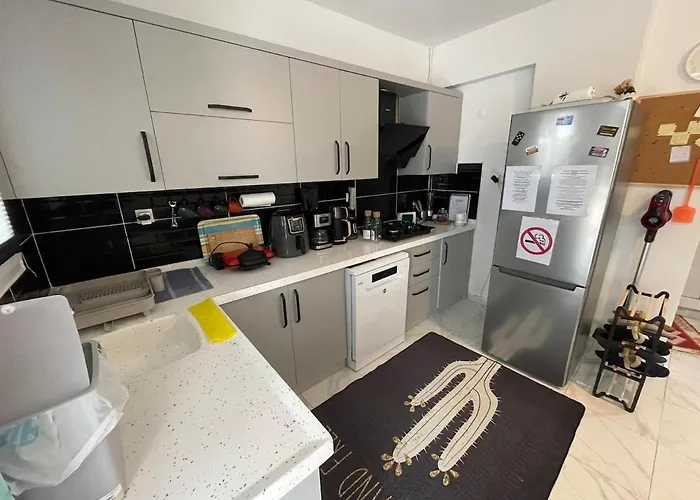 Denize 5 Dk Yürüme Mesafesinde Kuş-ar Sitesi *