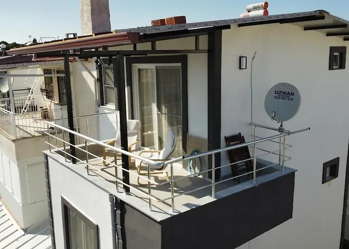 Denize 5 Dk Yuerueme Mesafesinde Kus-ar Sitesi