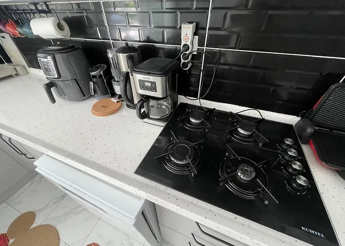 Denize 5 Dk Yuerueme Mesafesinde Kus-ar Sitesi * Kusadasi