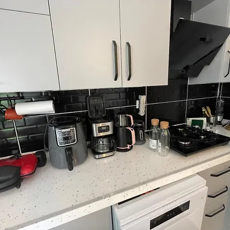 Denize 5 Dk Yuerueme Mesafesinde Kus-ar Sitesi Feriehus *