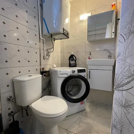 Holiday home Denize 5 Dk Yuerueme Mesafesinde Kus-ar Sitesi