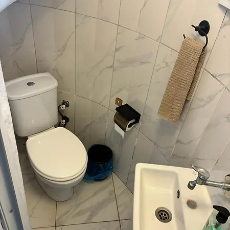 Denize 5 Dk Yuerueme Mesafesinde Kus-ar Sitesi * Kusadası