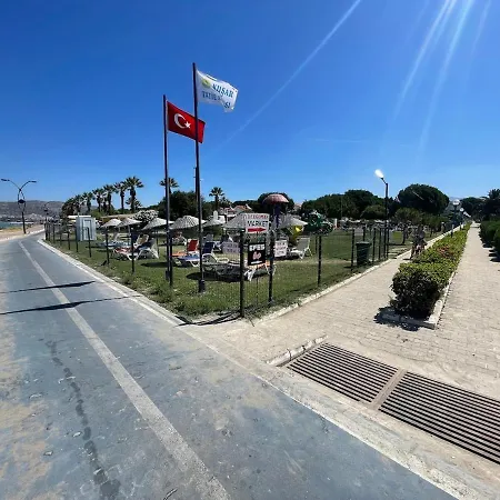 Denize 5 Dk Yuerueme Mesafesinde Kus-ar Sitesi Kusadası