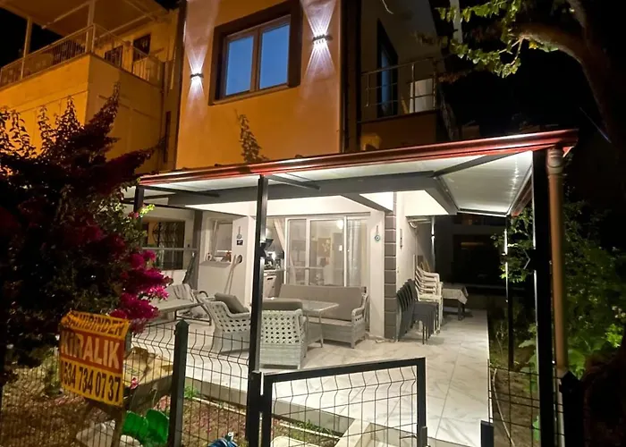 Vakantiehuis Denize 5 Dk Yuerueme Mesafesinde Kus-ar Sitesi Kuşadası