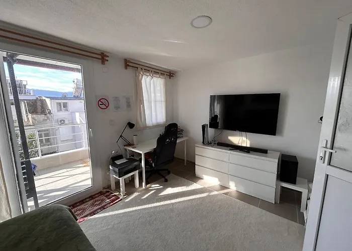 Denize 5 Dk Yuerueme Mesafesinde Kus-ar Sitesi Vakantiehuis Kuşadası