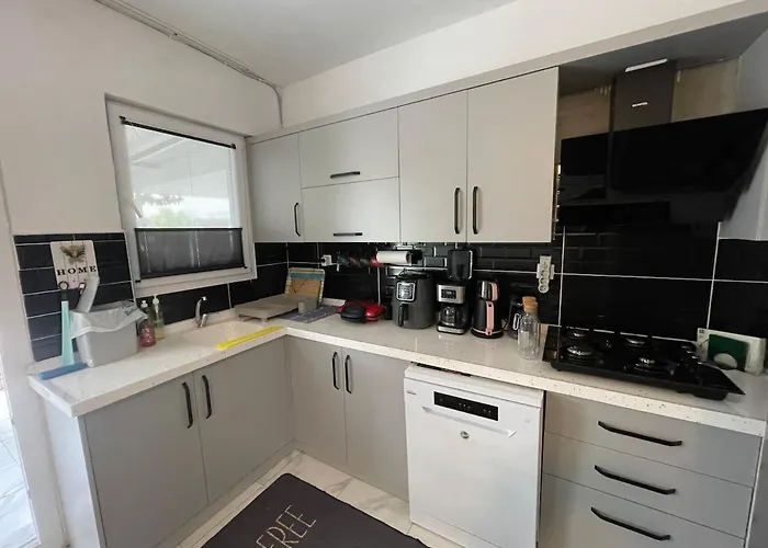 Vakantiehuis Denize 5 Dk Yuerueme Mesafesinde Kus-ar Sitesi