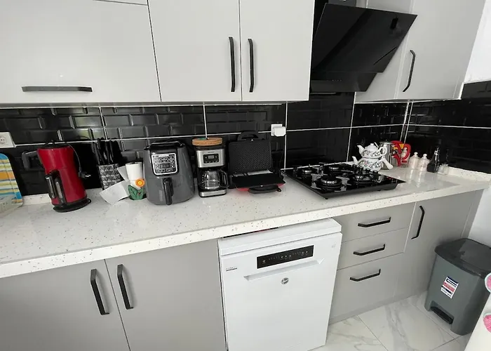 Denize 5 Dk Yuerueme Mesafesinde Kus-ar Sitesi * Kuşadası
